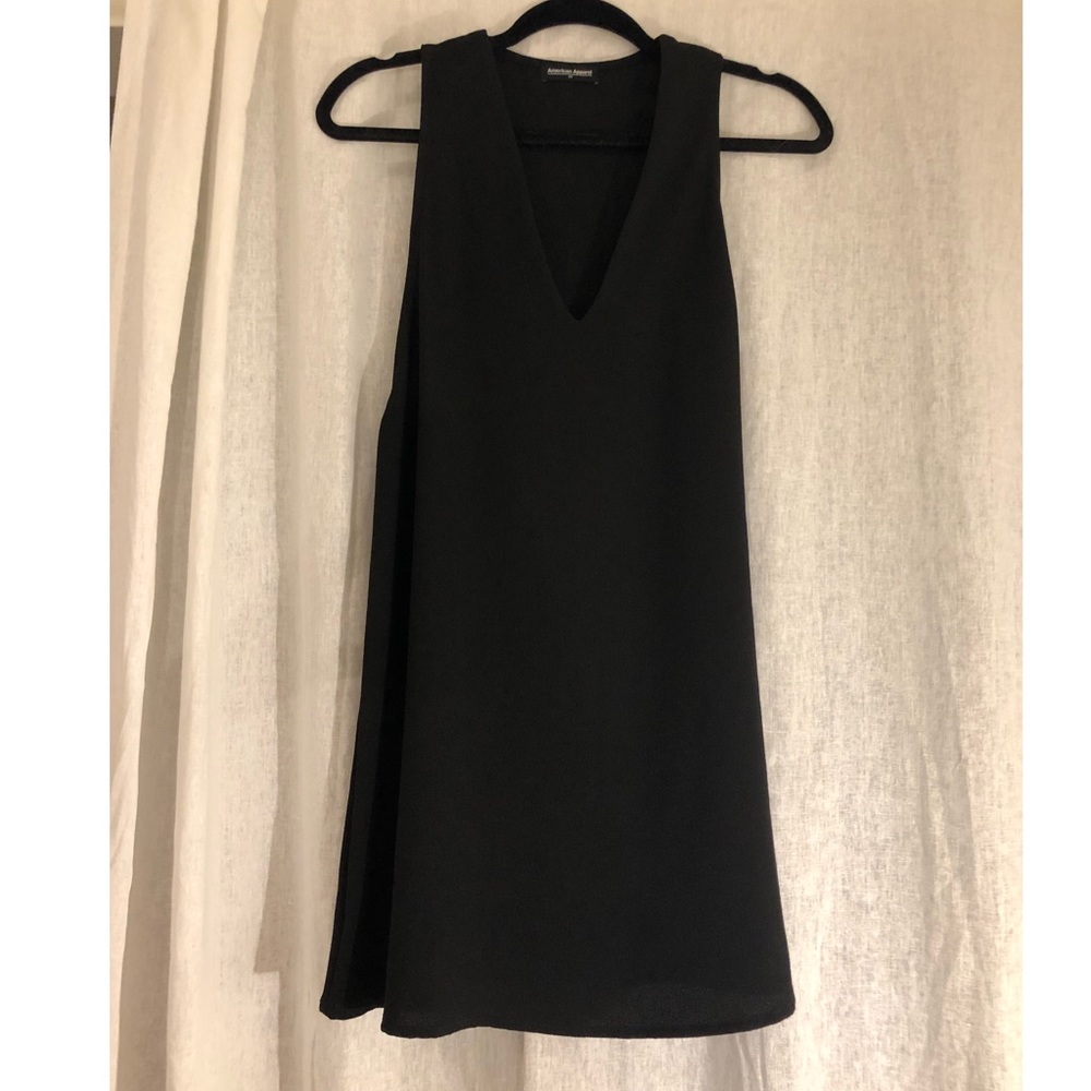 Black sleeveless dress